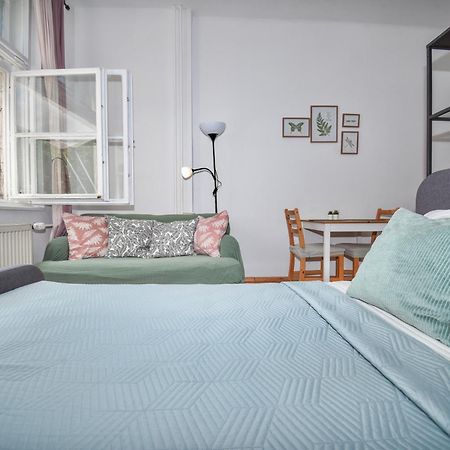 Central Urban Studio - Style Meets Comfort Bratislava Exterior foto