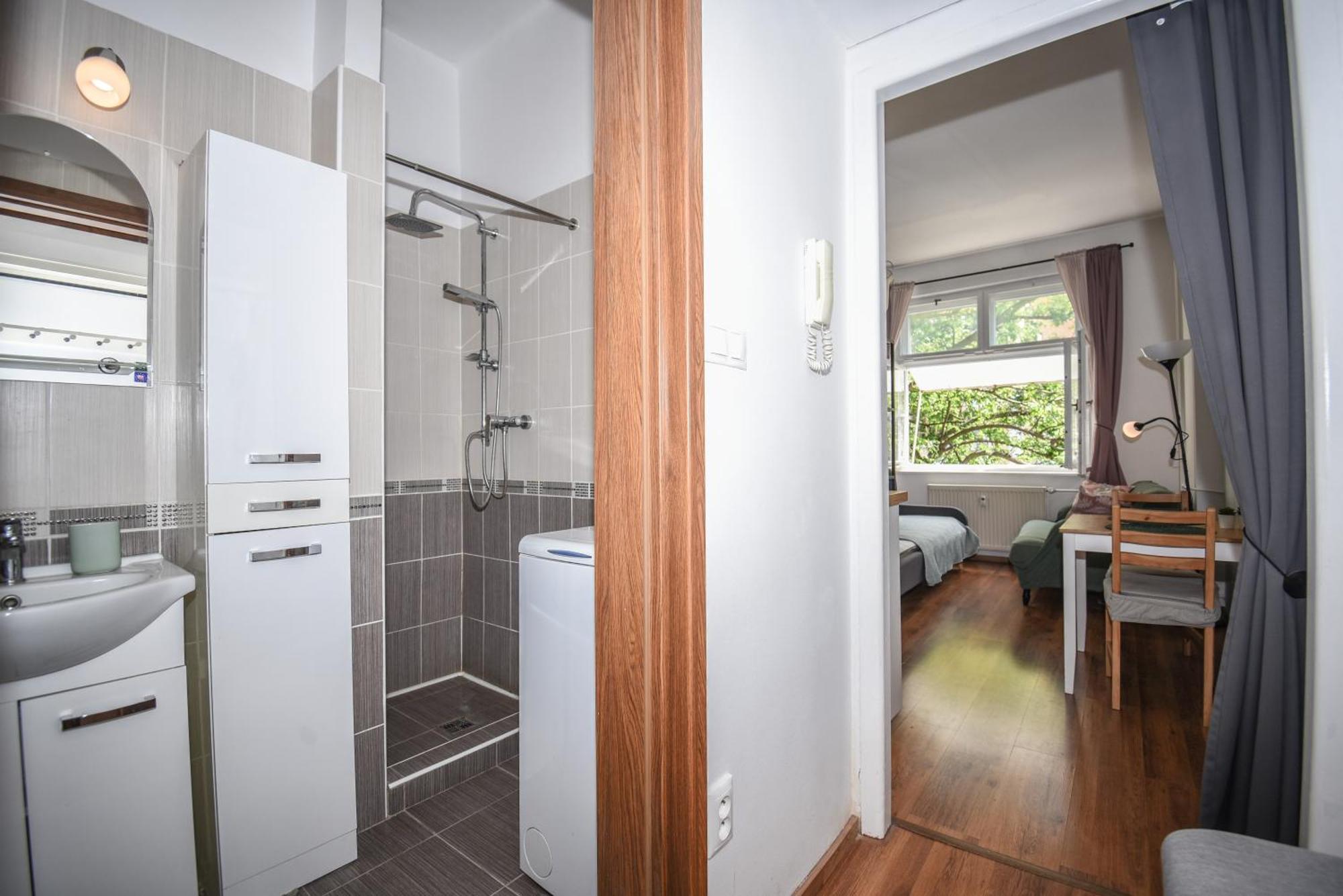 Central Urban Studio - Style Meets Comfort Bratislava Exterior foto